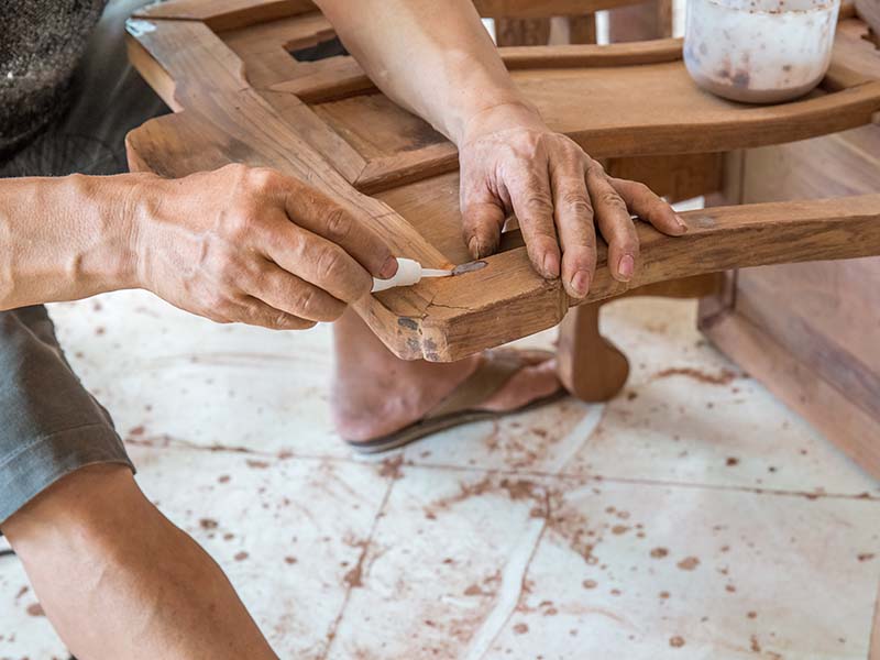 樟树旧家具改色翻新方法